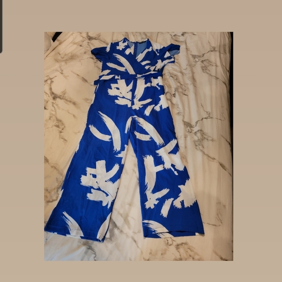 Blue and white jumpsuit size medium - Picture 2 of 2